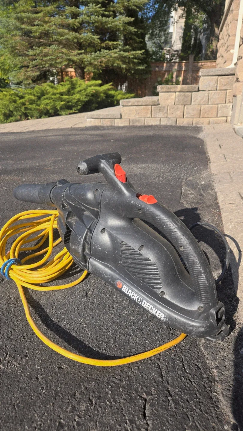 Black & Decker Electric Leaf Blower