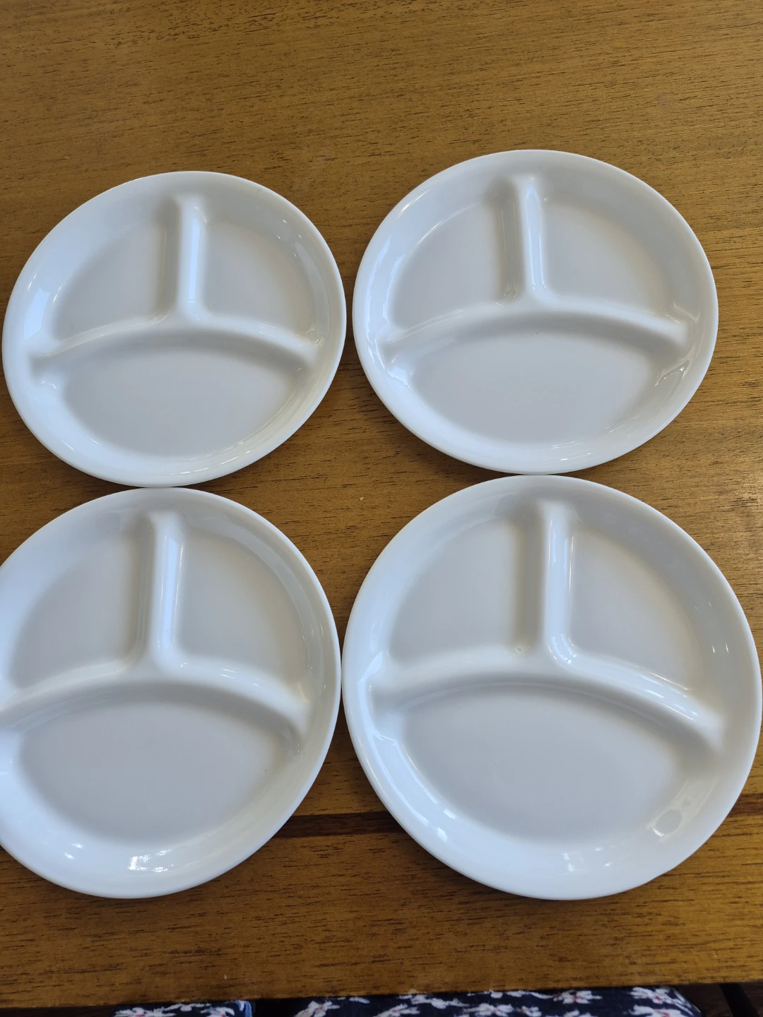 Corelle 4-Section Plates
