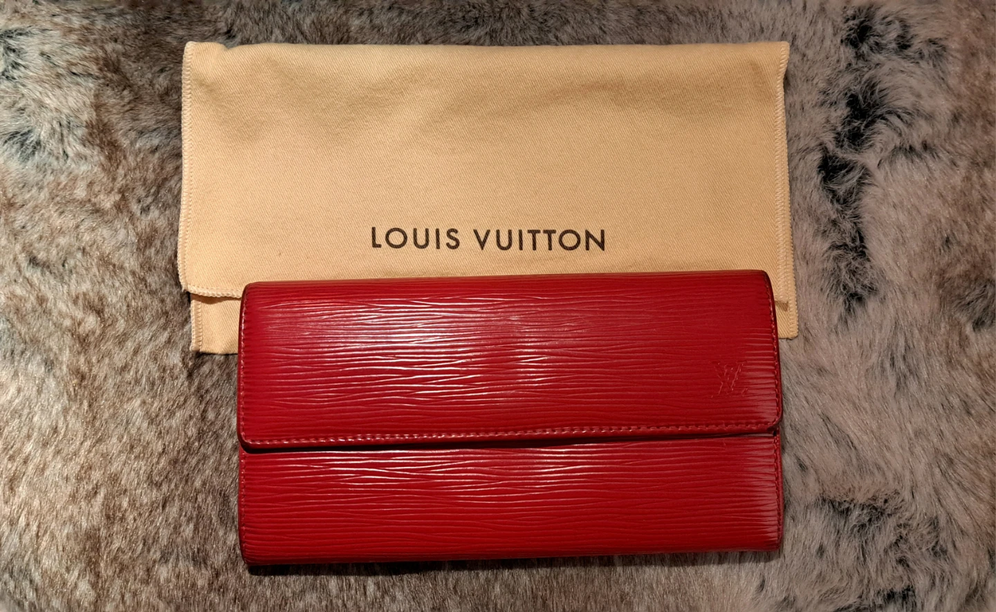 Louis Vuitton Epi Leather Zippy Wallet - photo 2