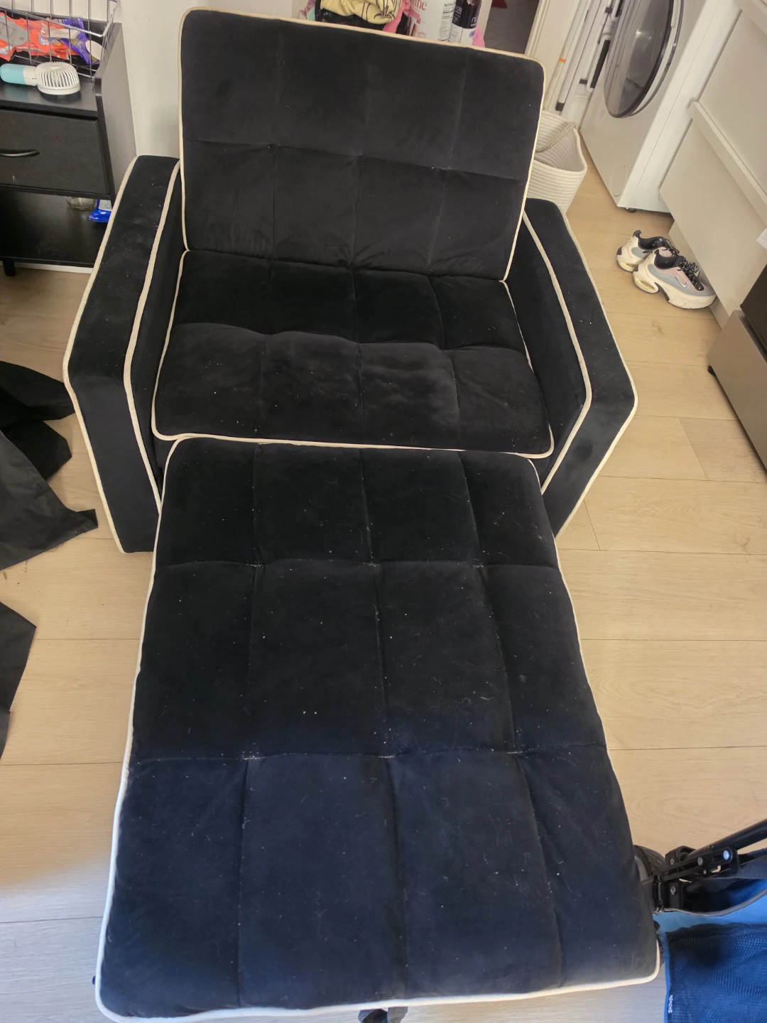 Black Futon chair pull out bed - photo 2