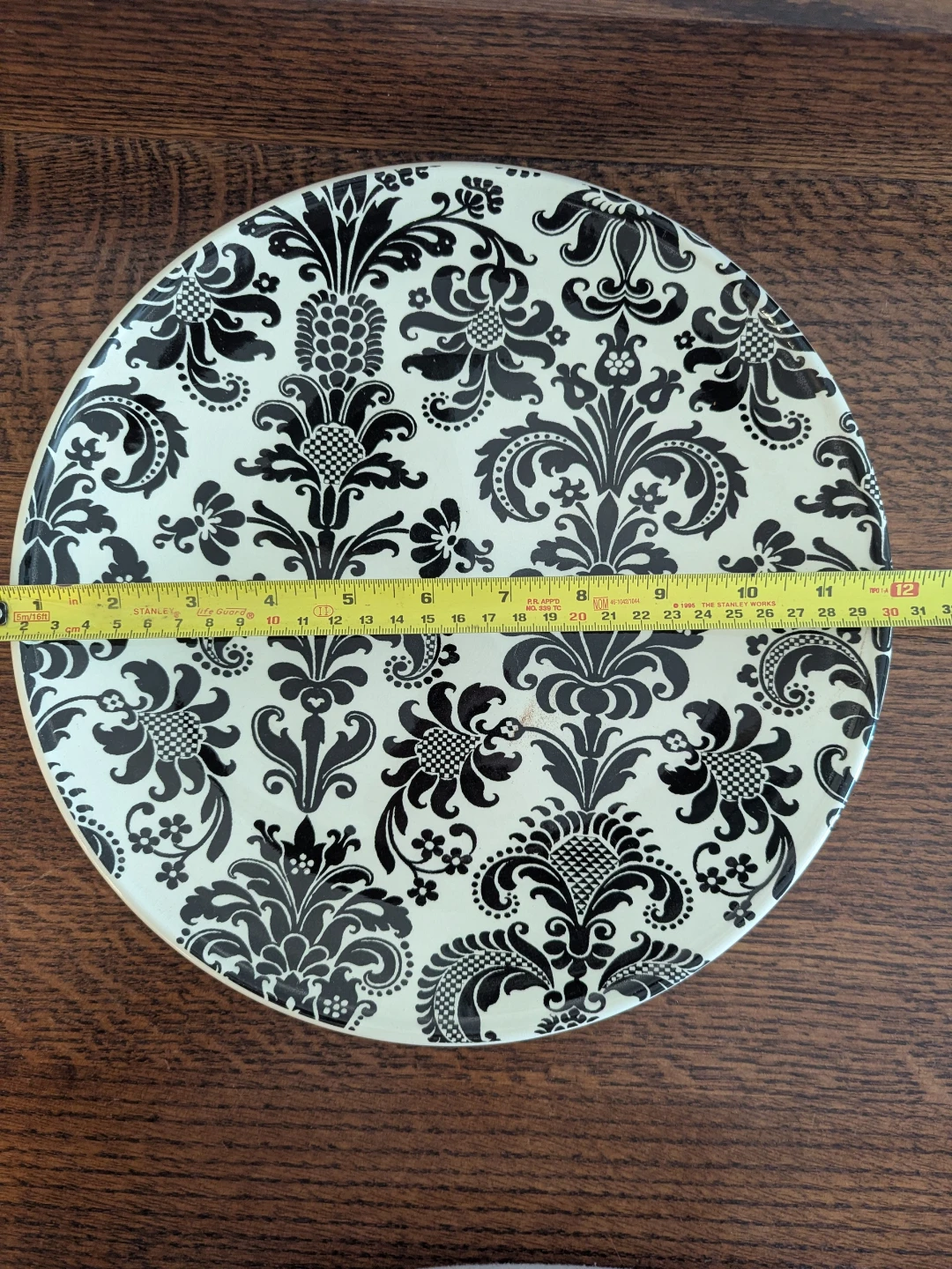 Black and White Dinner Plate - Baroque by Royal Stafford - photo 2