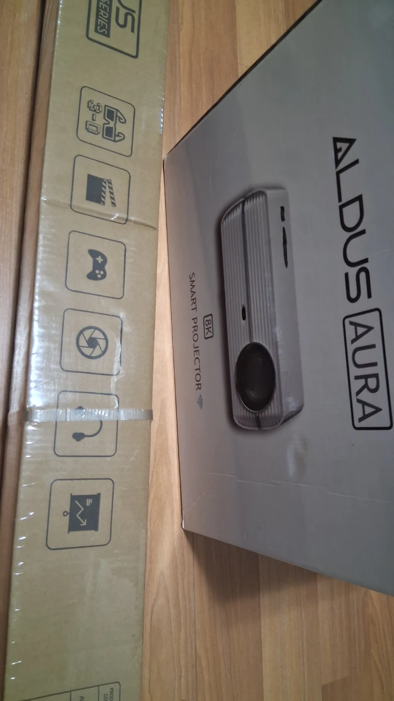 Smart projector and projector  Screen
