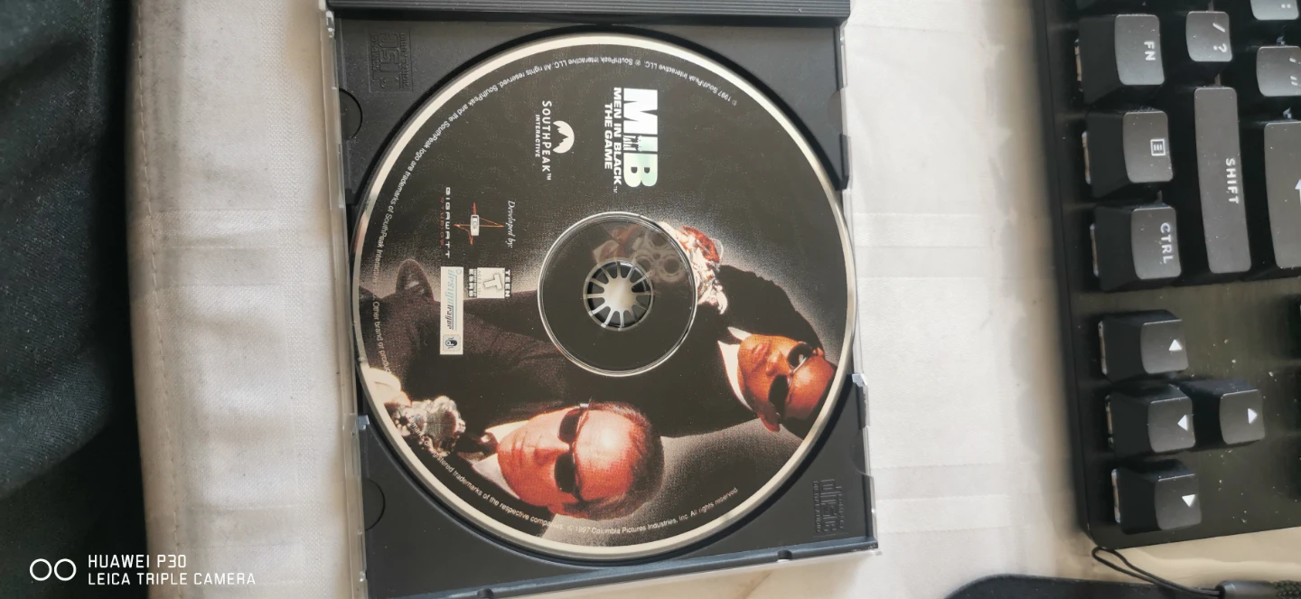 Men in Black The Game PC CD-ROM - photo 3