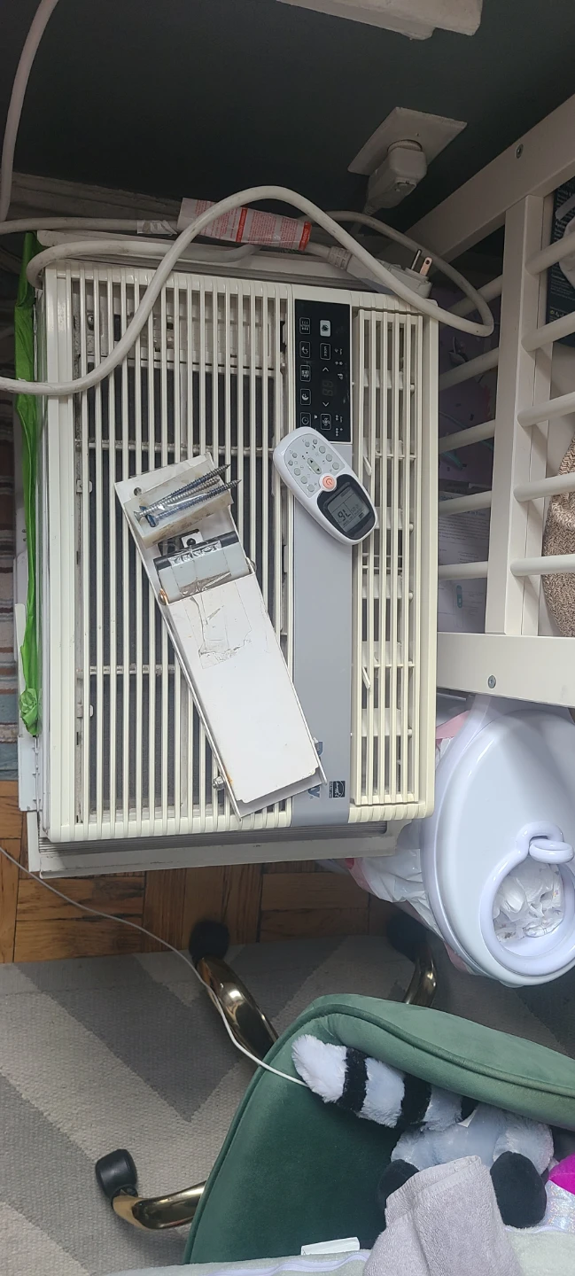 Danby Window Air Conditioner - photo 2