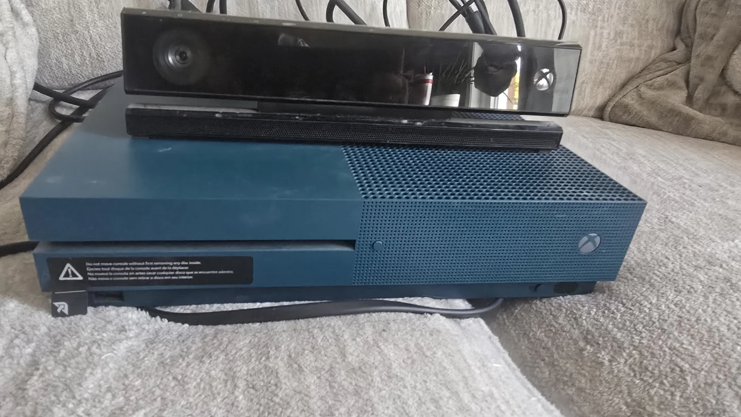 Xbox One S Console Bundle with Kinect and Games - photo 2