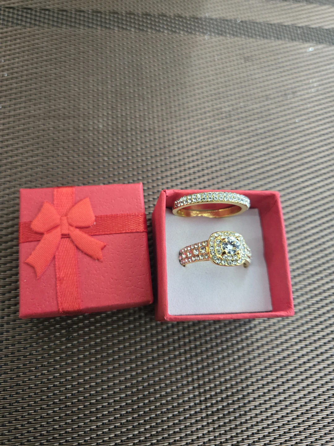 Gold coloured rings with rhinestones, set of 2 - photo 3