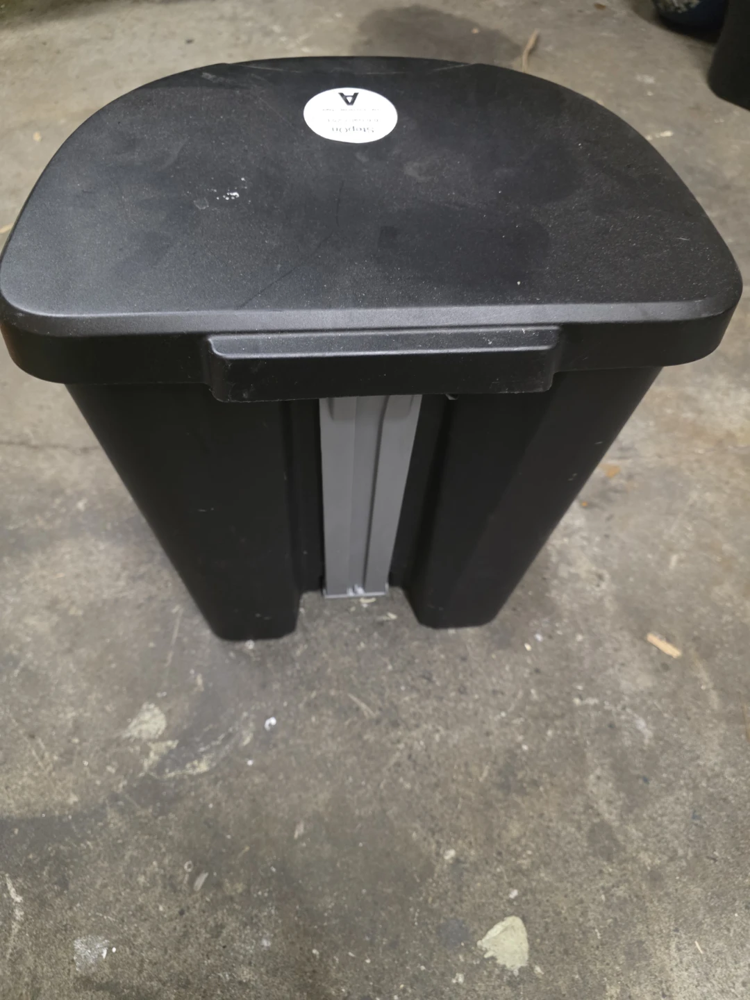 Sterilite StepOn Garbage Can 6.6 Gal / 25 L