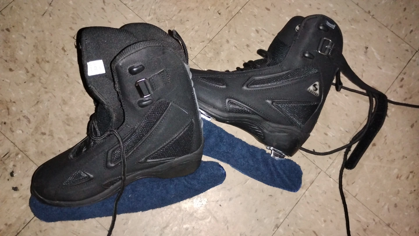 Black Ice Skates - photo 2