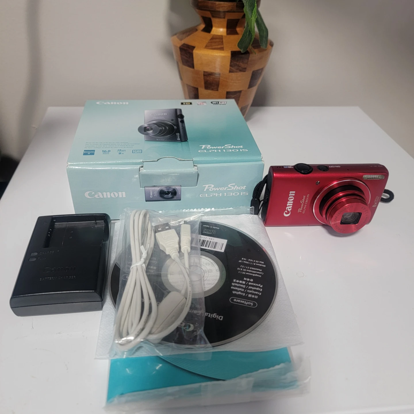 Canon PowerShot ELPH 130 IS Red Digital Camera with Charger - photo 2