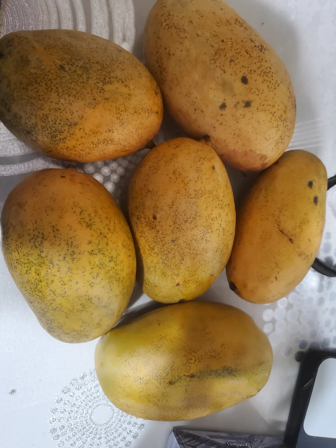 Fresh Mangoes Malika