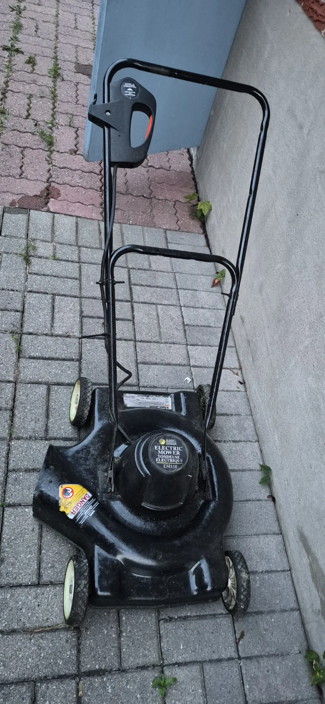 Black & Decker Electric Mower LM110 - photo 2