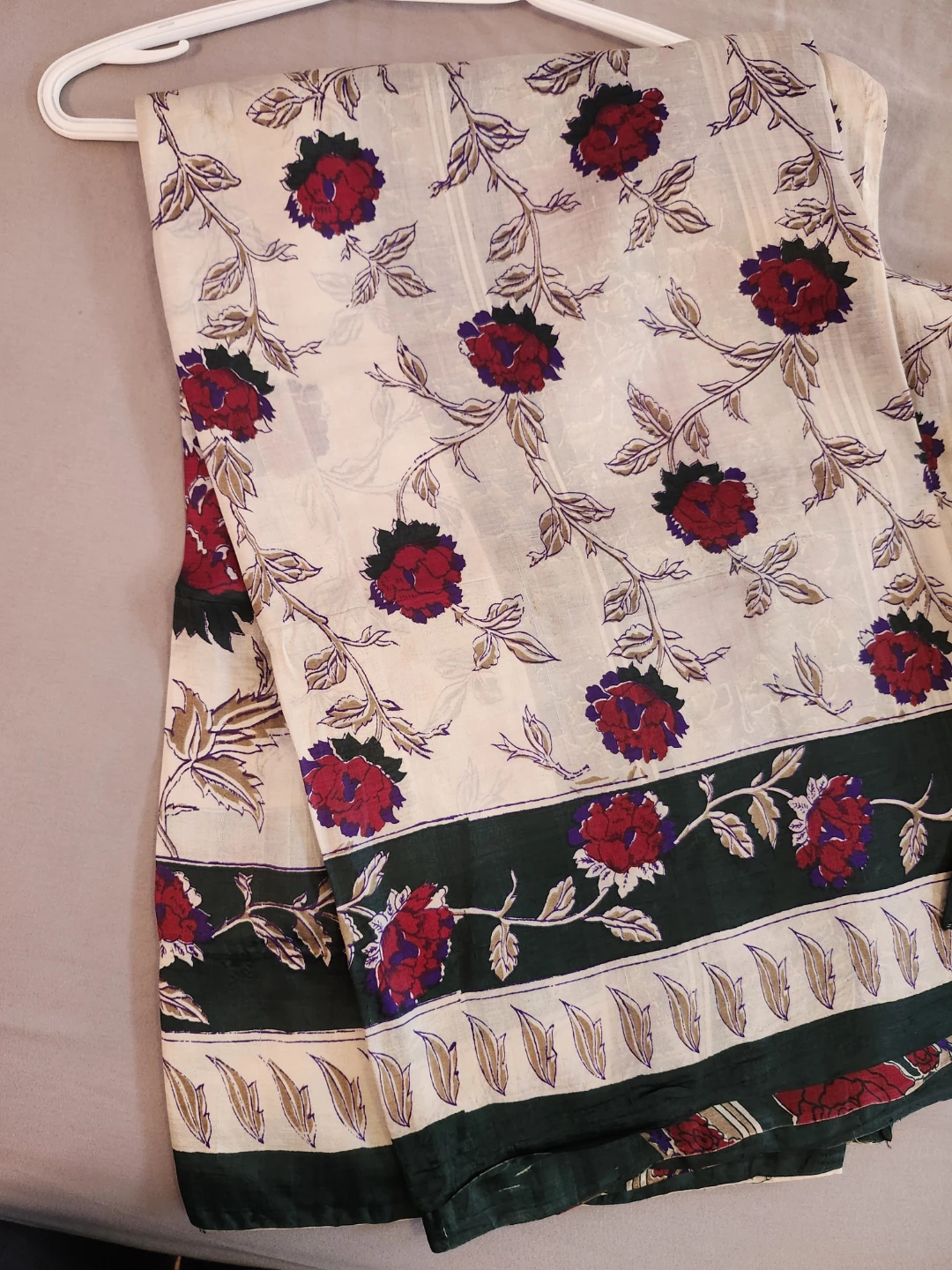 Women's Saree - light flowy everyday wear - photo 3