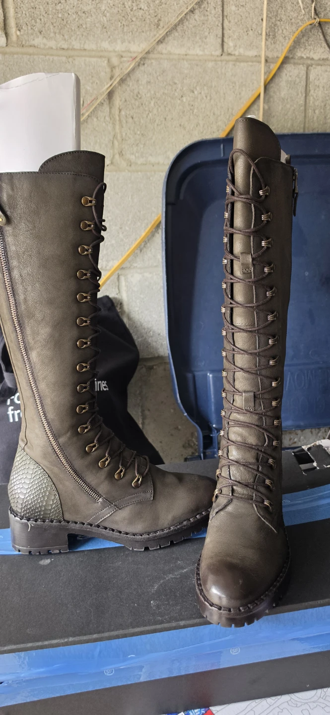 Women's Knee-High Lace-Up Boots - photo 4