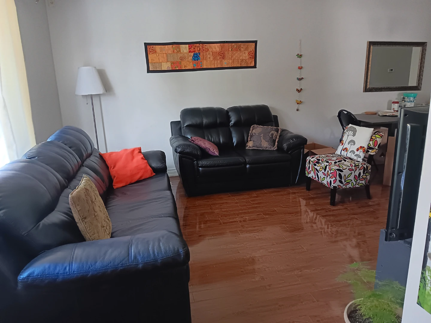 3 bedroom,  1.5 washroom upper floor for rent