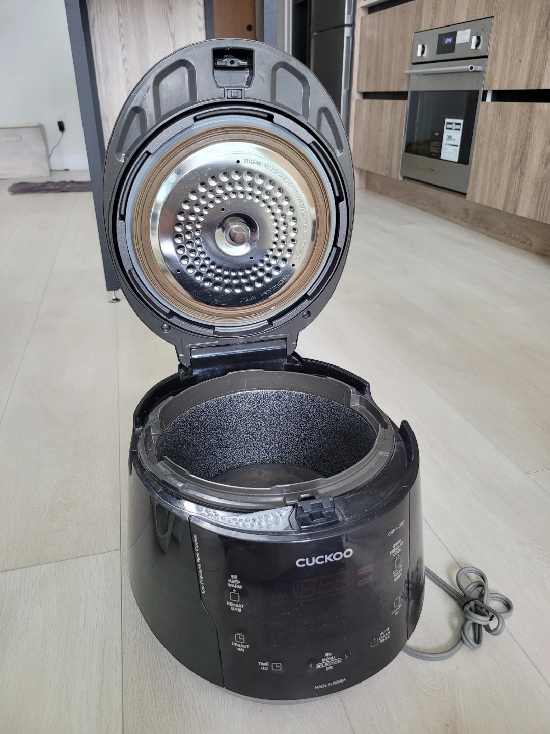 Cuckoo CRP-P1009RS Rice Cooker - photo 2