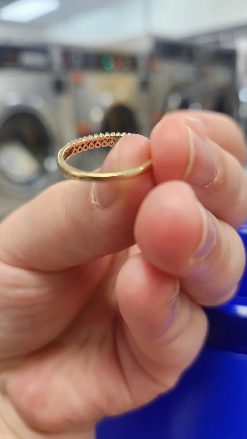 10K Gold Diamond Band Ring - photo 2