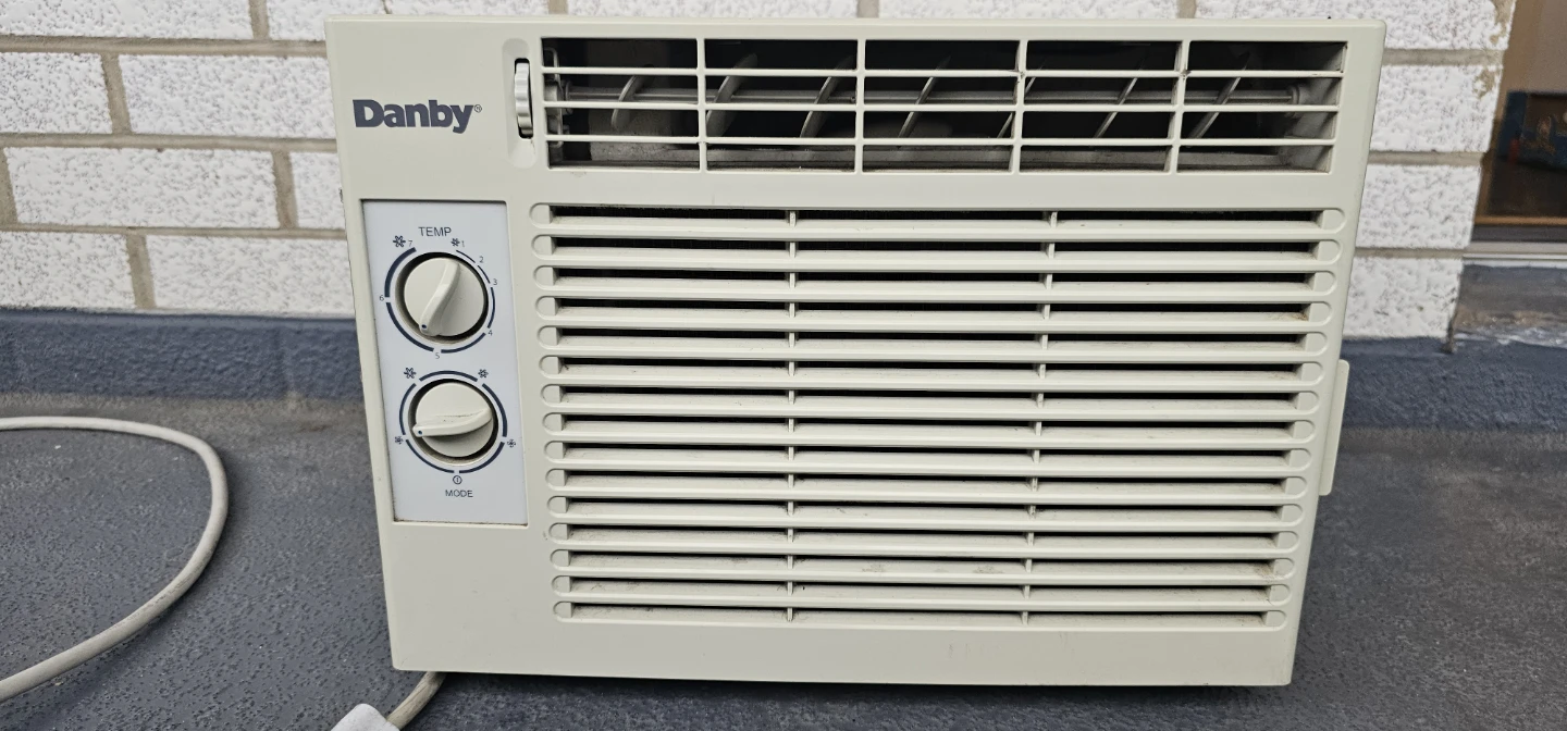 Danby 5000 BTU Room Air Conditioner DAC5012M
