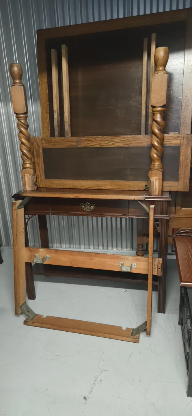 Antique Diningroom table & 4 chairs - photo 3