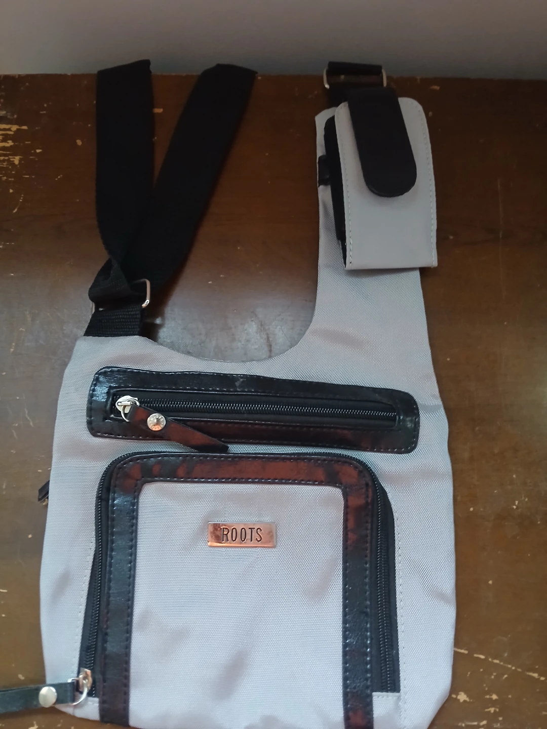 Roots crossbody bag