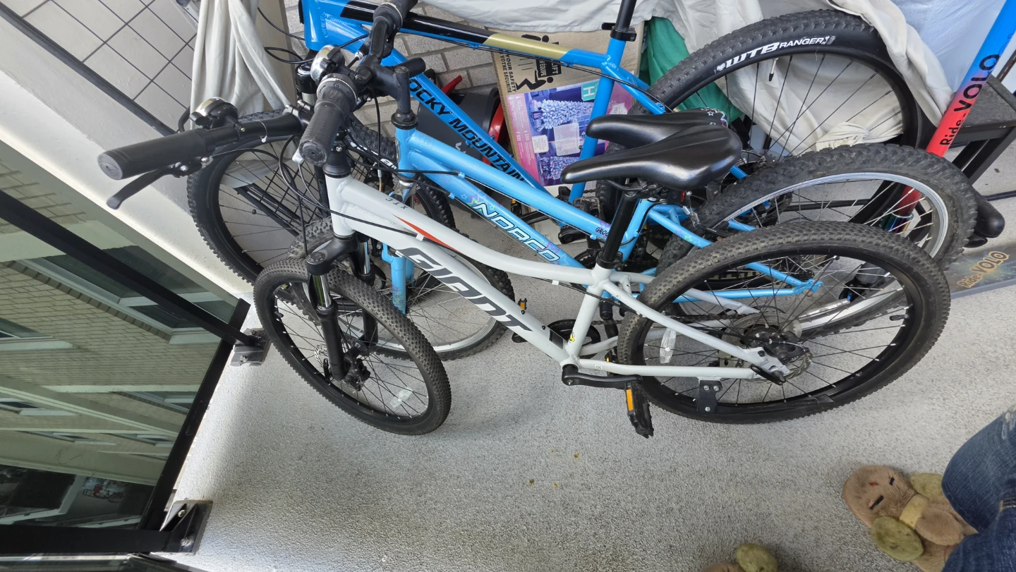 Selling my 3 bike good condition ready to ride take all - photo 3