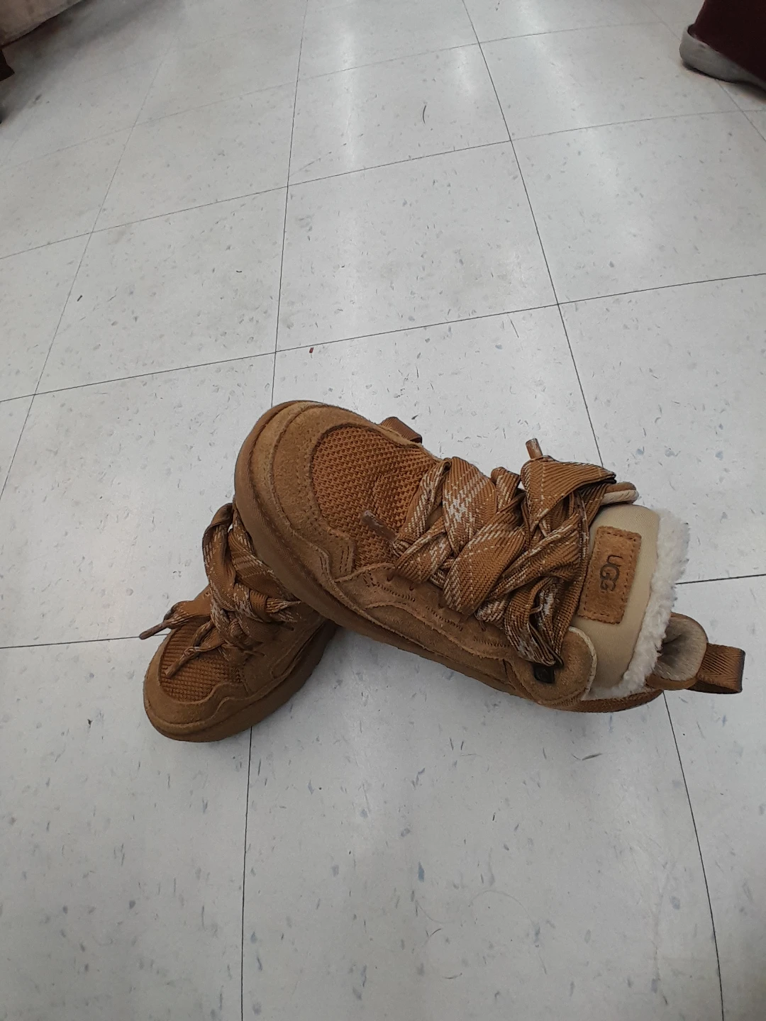UGG Women's Brown Suede Cozy Sneakers Size 8 - photo 4