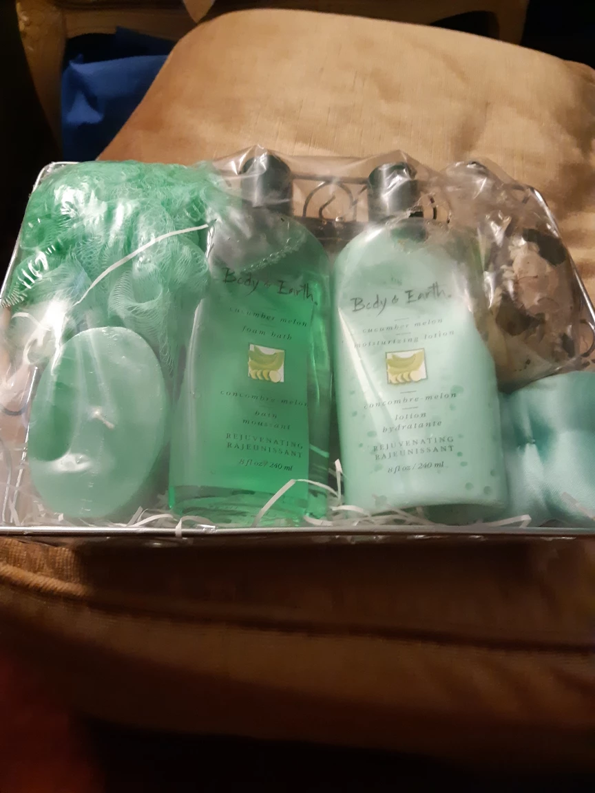 Body & Earth Cucumber Melon Bath Set
