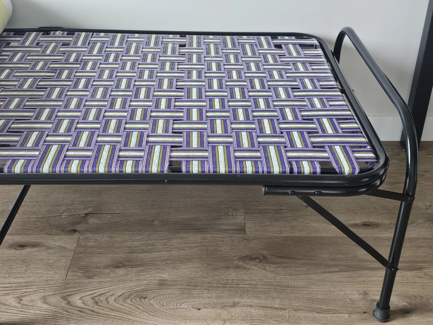 Folding cot with patterned fabric - photo 3