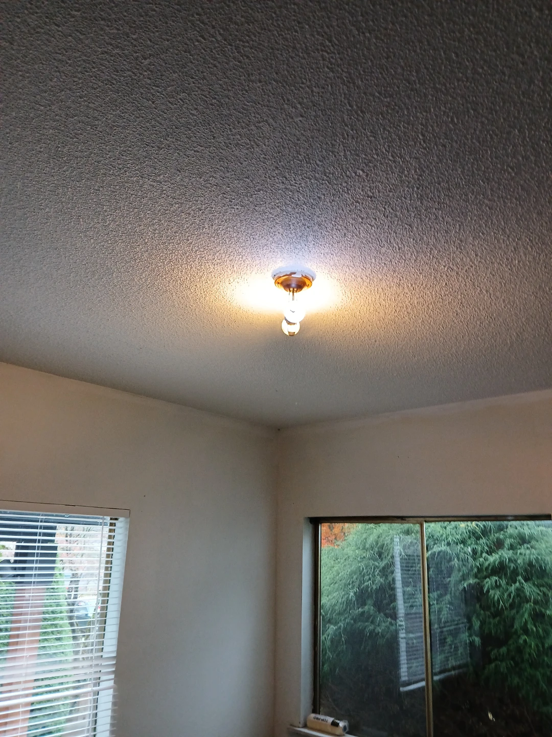 Room for rent-quiet respectful home - photo 3