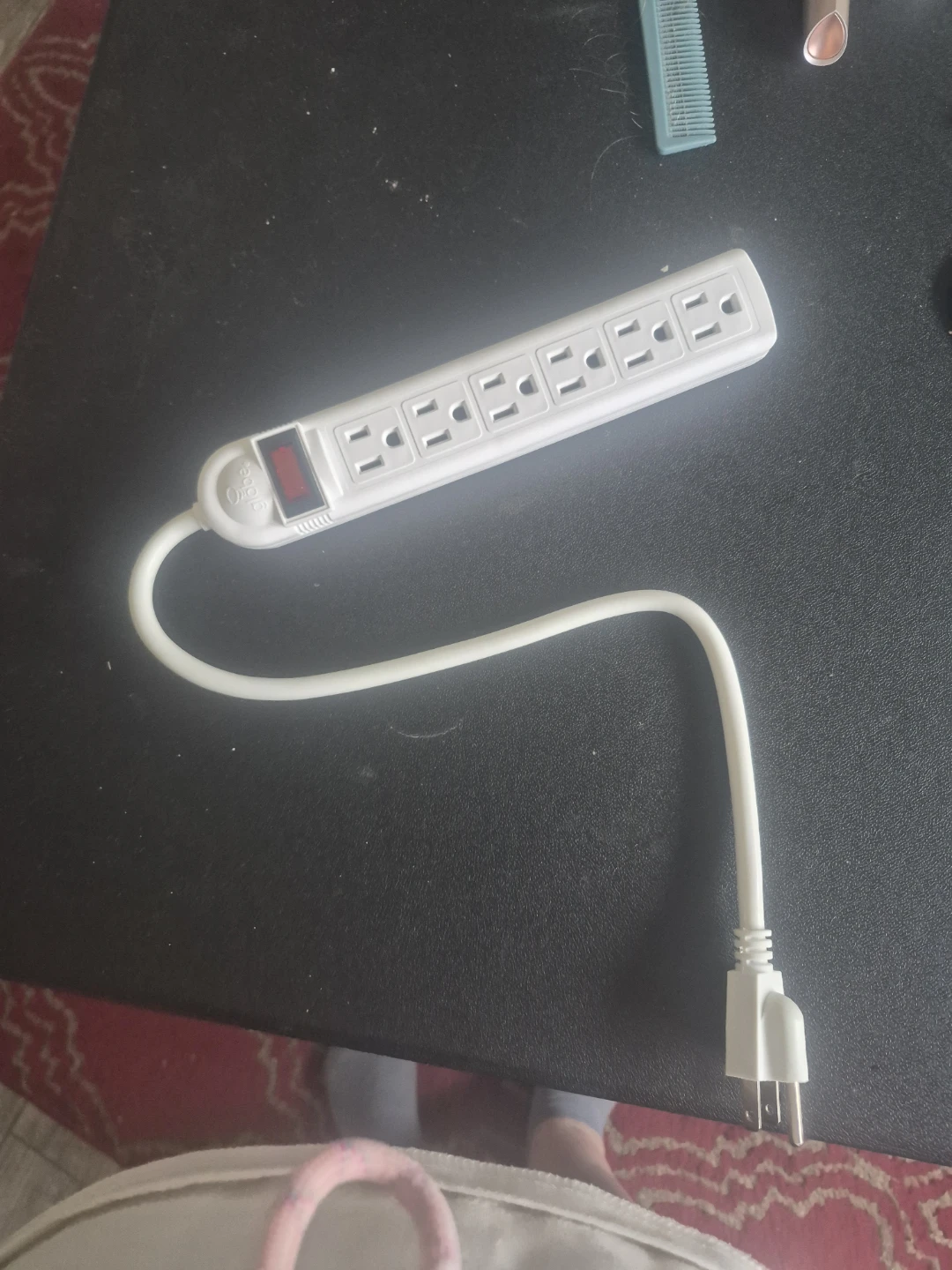 Globe Electric 6-Outlet Power Strip