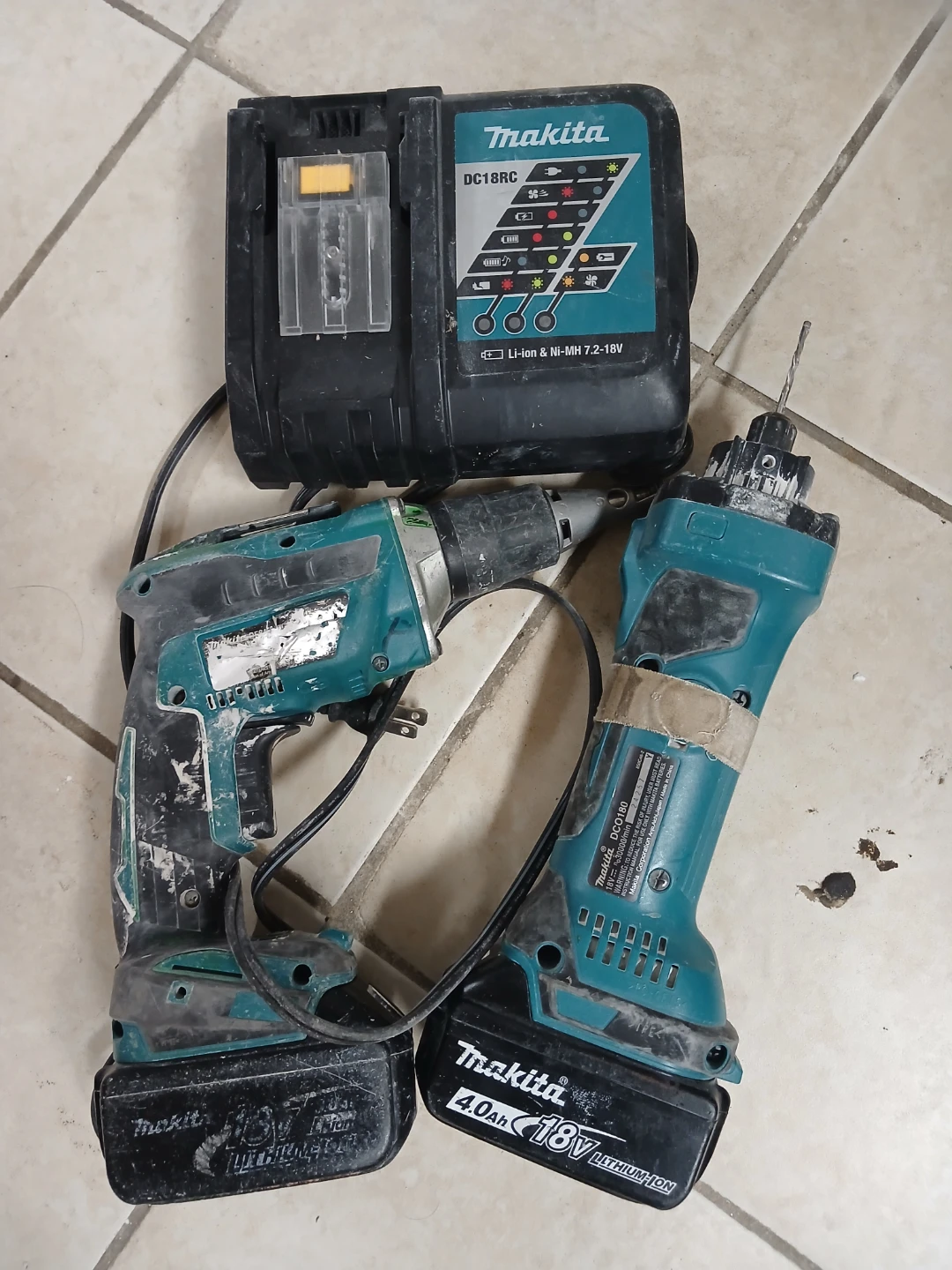 Makita DC18RC Charger with 2 Drills and 18V 4.0Ah Battery