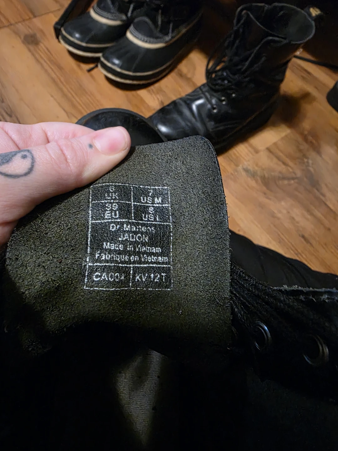 Dr. Martens Jadon Platform Boots – Women’s Size 8 - photo 5