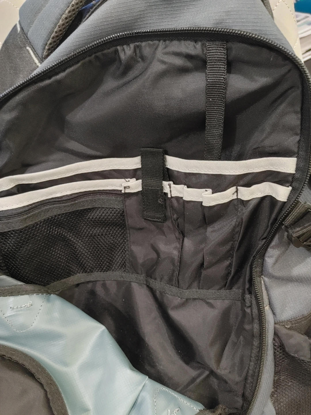 🧡HEYS LARGE GRAY BACKPACK VERY GOOD CONDITION - photo 5