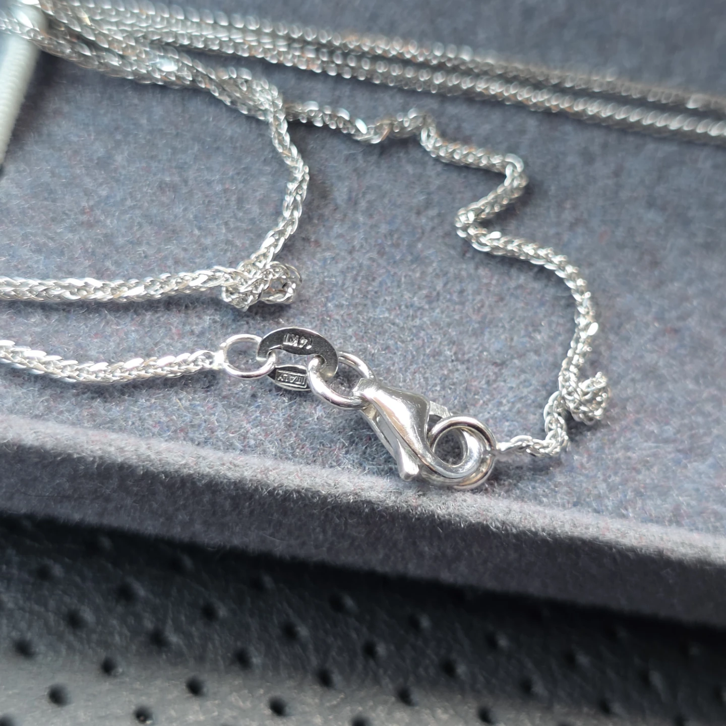 14k White Gold Diamond Infinity Necklace - photo 4