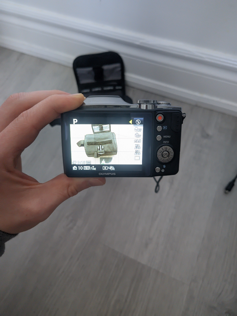 Olympus SZ-30MR 16MP Digital Camera with Case - photo 5