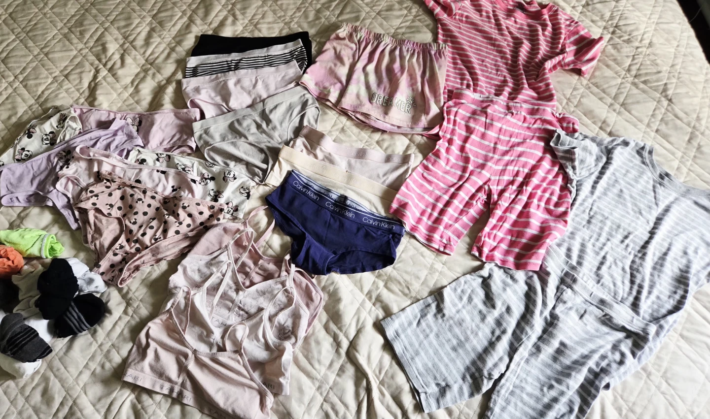Girls clothes lot, over 80 items, size 12-14 - photo 5