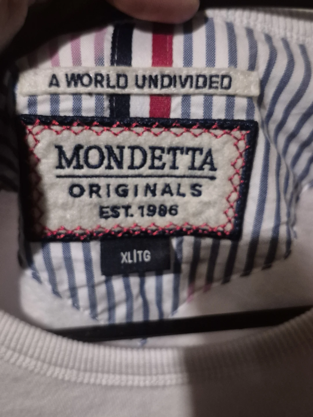 Mondetta Originals "A World Undivided" Sweatshirt XL - photo 3