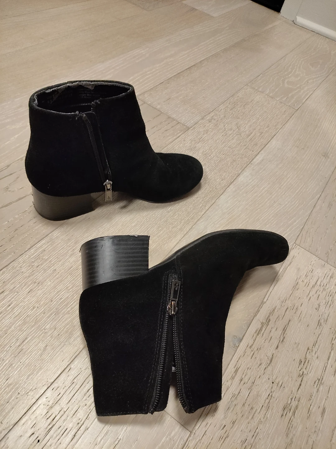 Kenneth Cole Reaction Suede Booties Size 6.5 - Very comfortable - photo 4