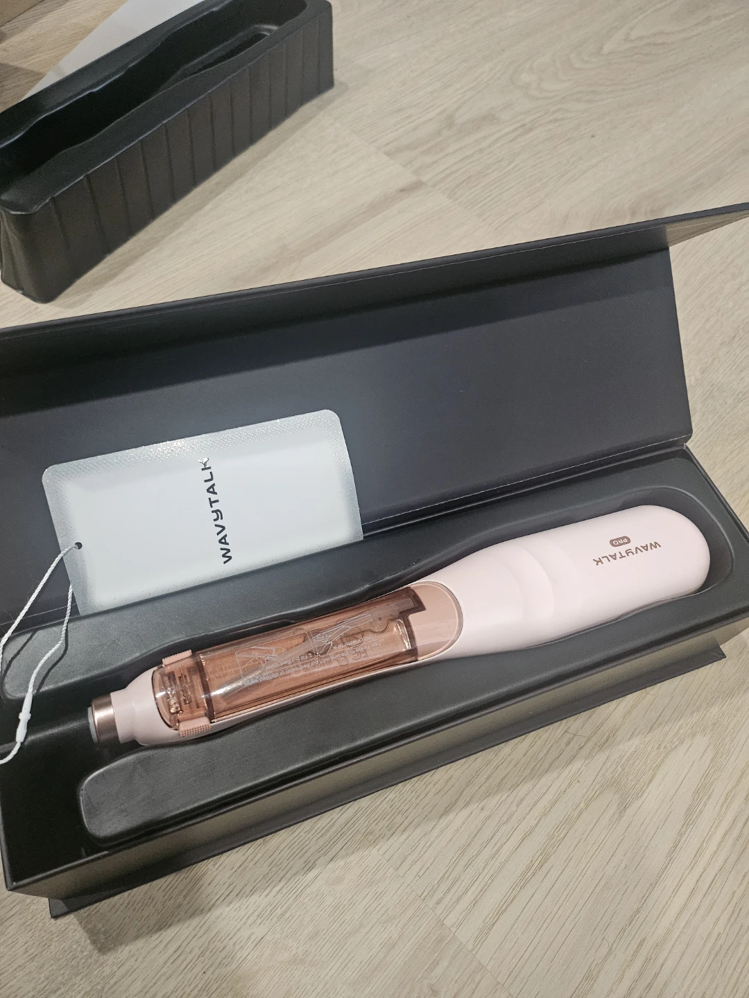 Brand new Wavytalk Hair Straightener Brush - Viral product - photo 3