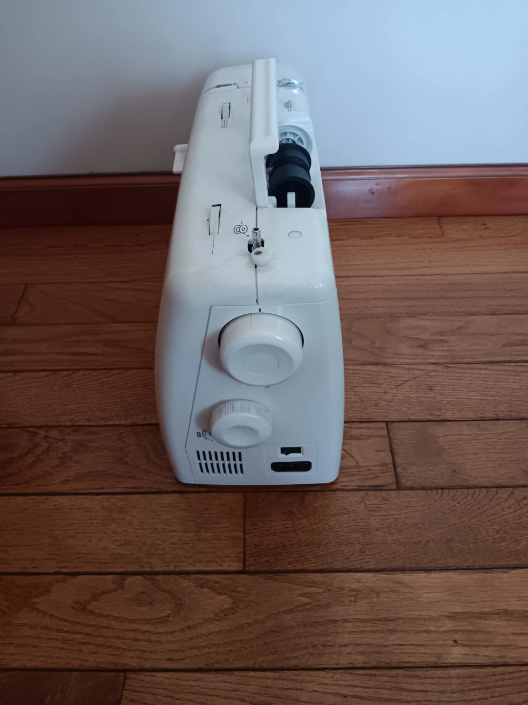 Singer simple sewing machine - photo 4