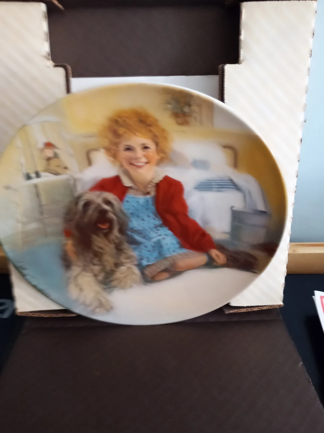 Annie and Sandy Collector's Plate - photo 2