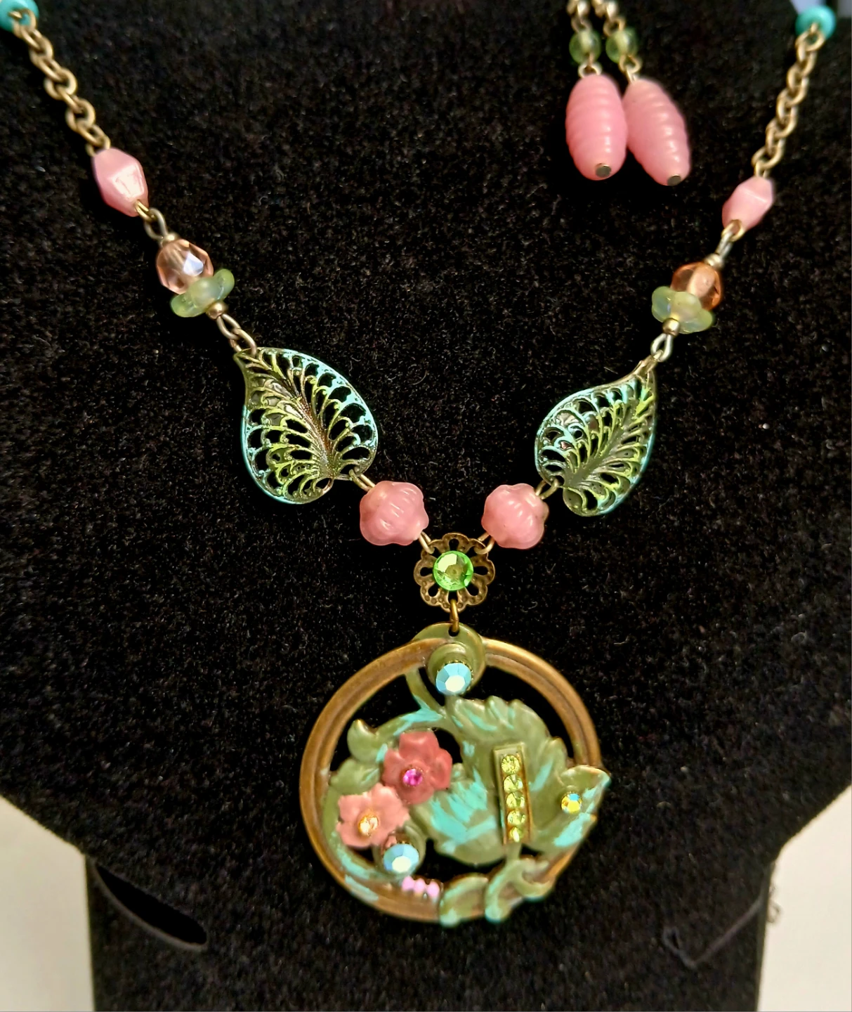 Natural motif set of3: Necklace, Earrings & Ring