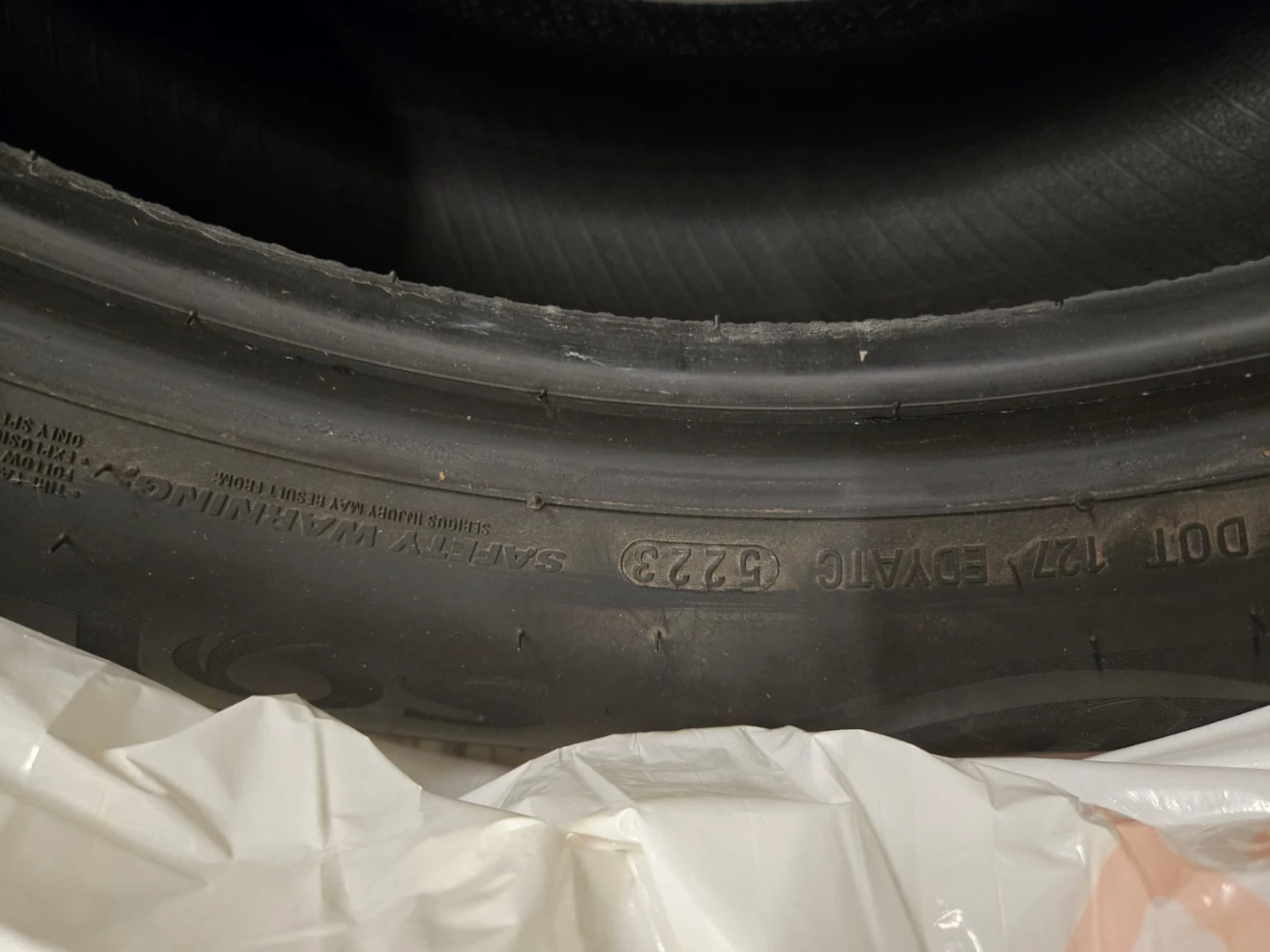 Kumho 215/60R17 96H All Season Tire - photo 5
