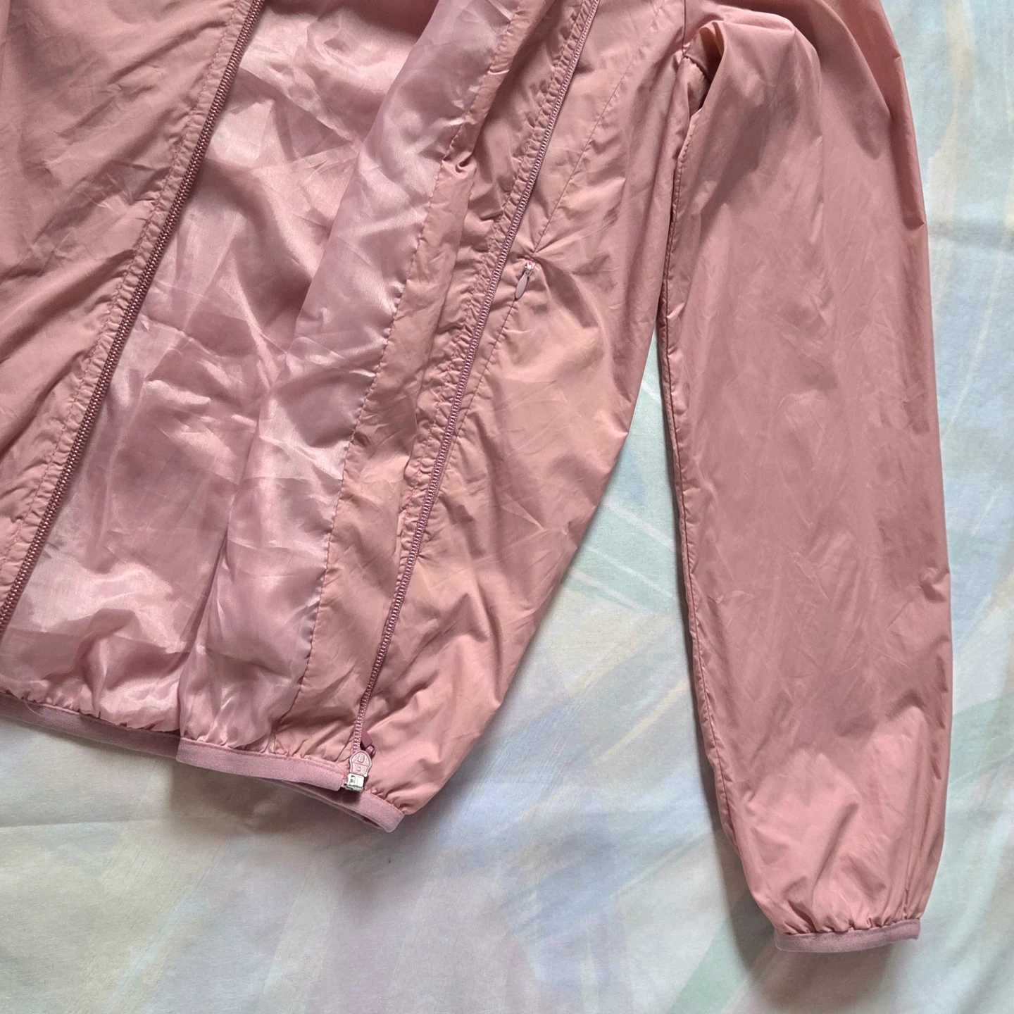 Uniqlo Women's Hooded Windbreaker Jacket - photo 5