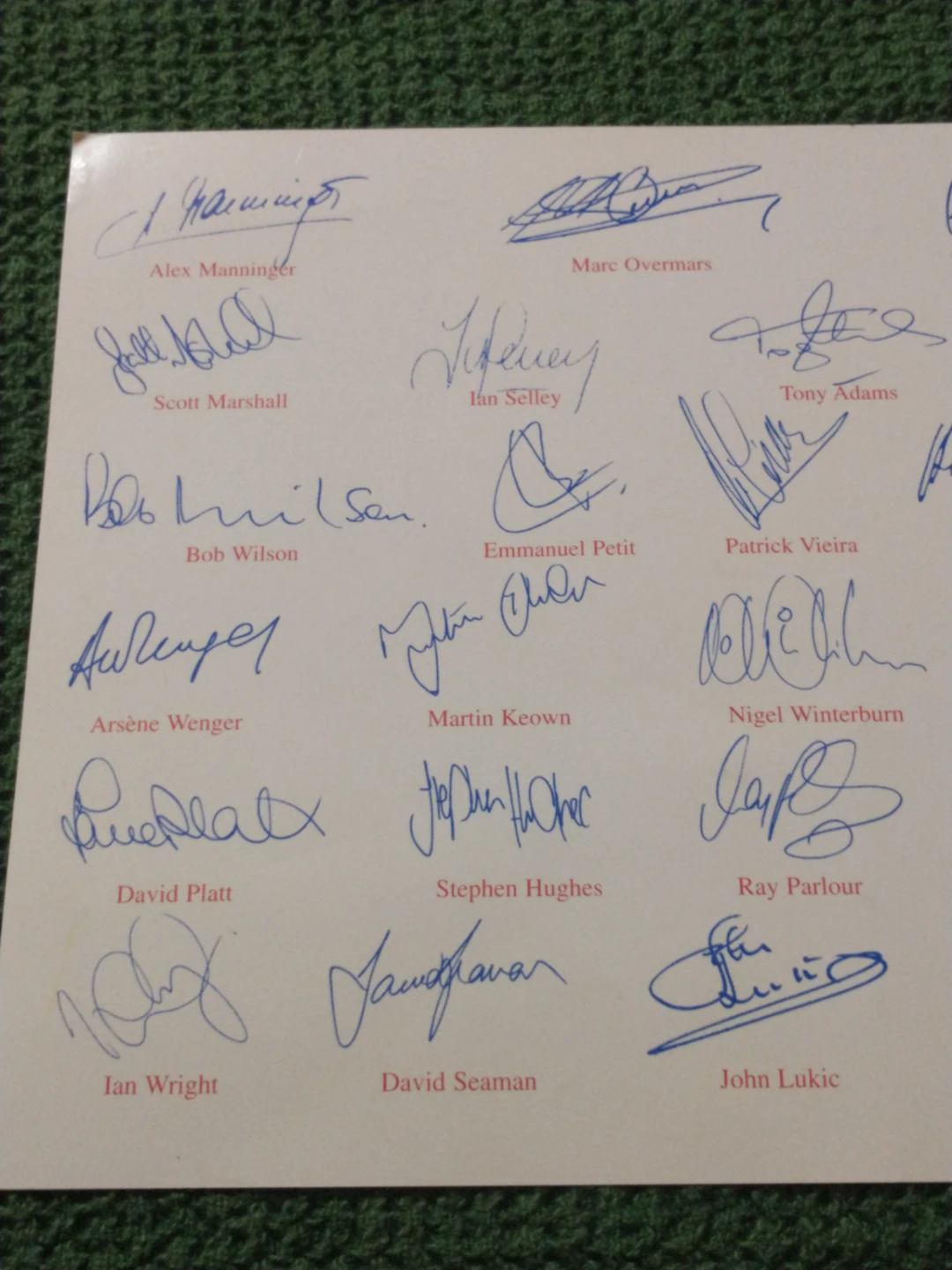 Arsenal FC 1997-1998 Team Picture w/ Faux Signatures - photo 4