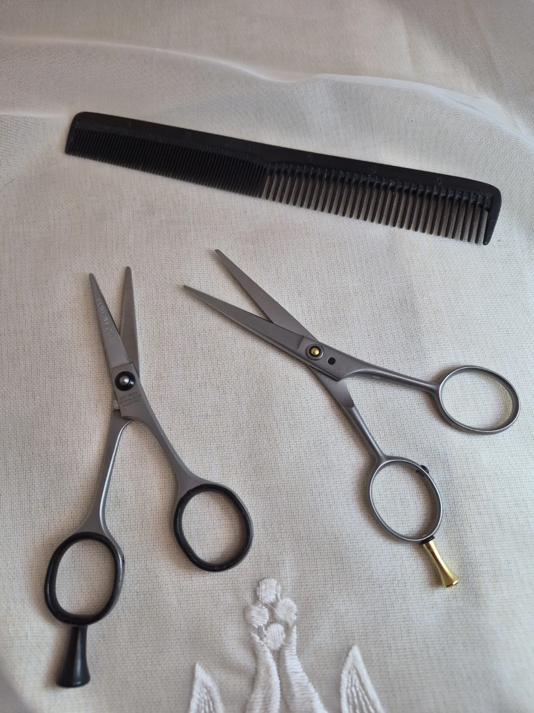 Pair of Professional Hair Cutting Scissors Cutting Shears...