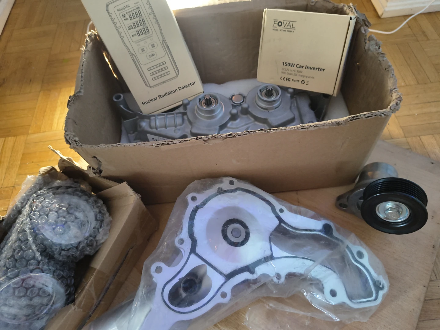 Pair of Fog Lights and auto parts - Bundle