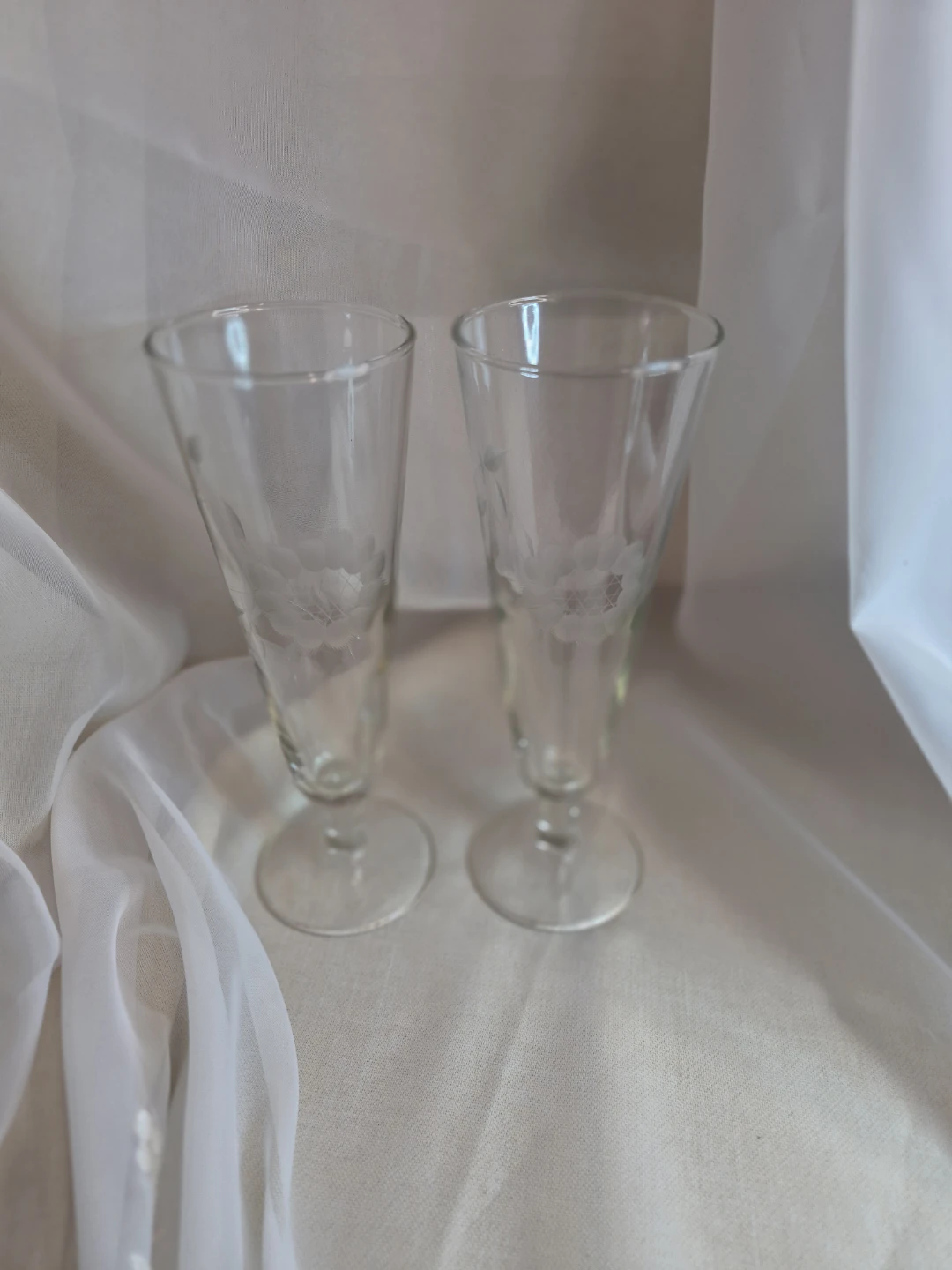 Pair of Crystal Glass 8 1/2" Etched Cornflower Glasses - photo 3