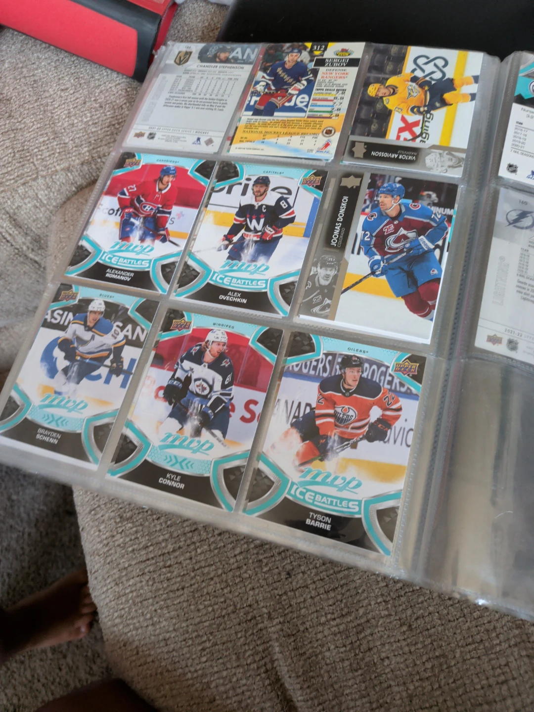 Book of around 50 hockey cards - photo 4