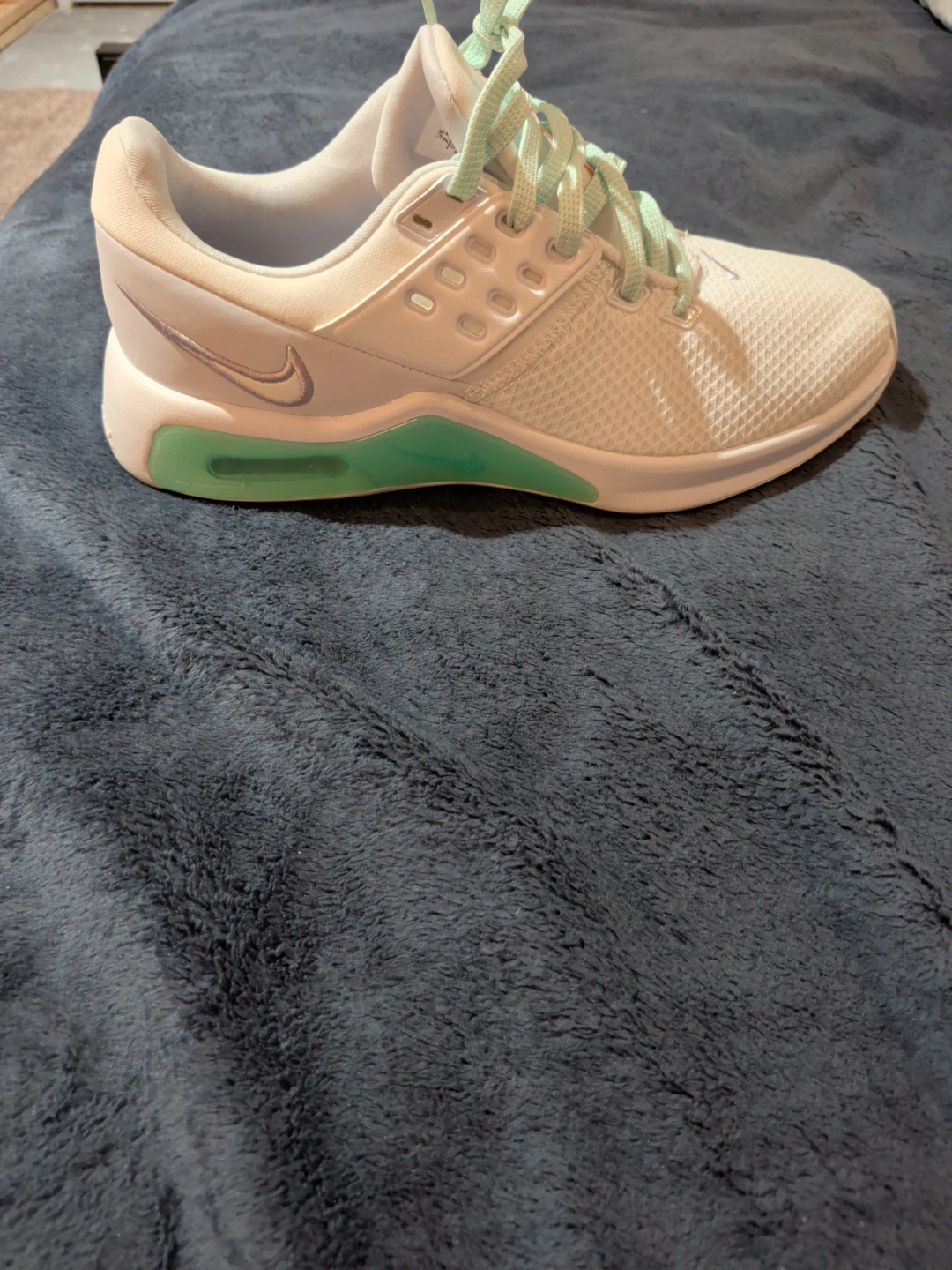 New Nike women size 7.5, men size 6, youth size 5.5-6 - photo 3