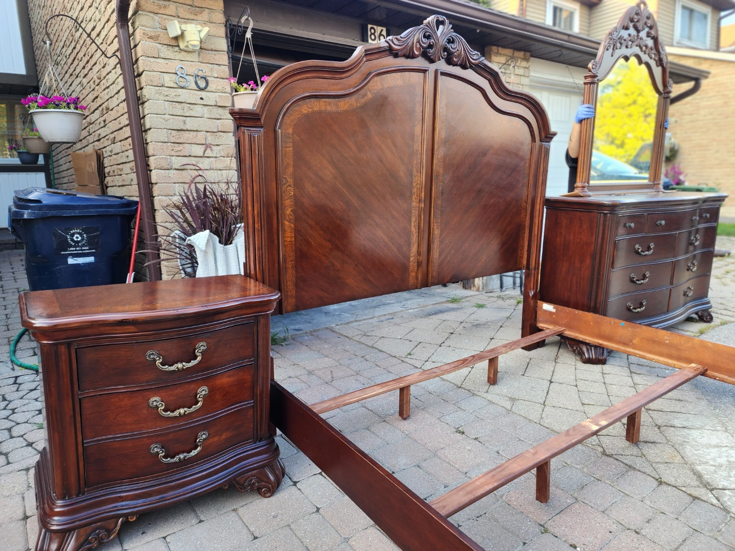 King solid wood . Delivery $80 - photo 5